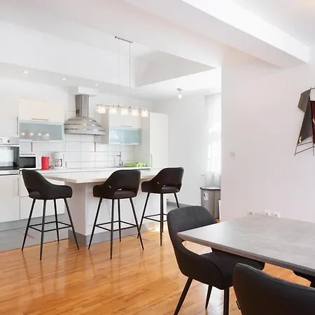 Charmante Ferienwohnung In Mit Grill, Terrasse Und Garten
