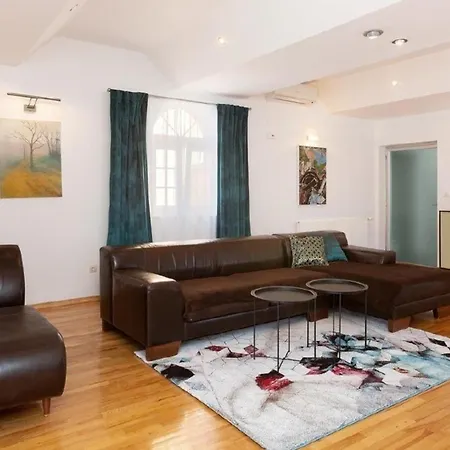 Charmante Ferienwohnung In Mit Grill, Terrasse Und Garten
