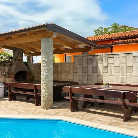 Appartement Charmante Ferienwohnung In Mit Grill, Terrasse Und Garten *