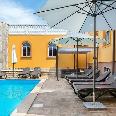 Charmante Ferienwohnung In Mit Grill, Terrasse Und Garten Appartement *